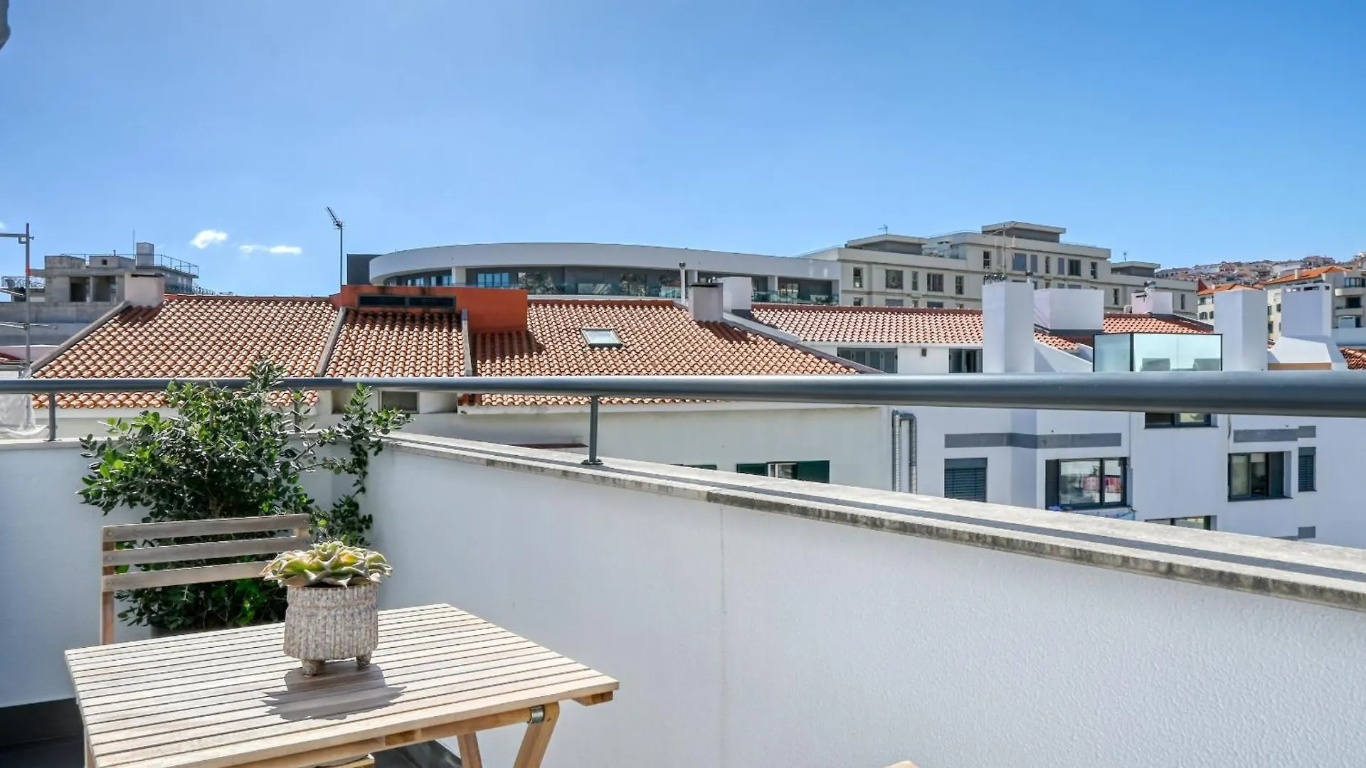 Apartamento Beco Santa Emilia 4O, A Home In Madeira Funchal